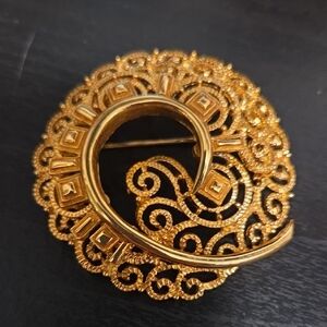 Gold Filigree Swirl Brooch - Women Jewelry
